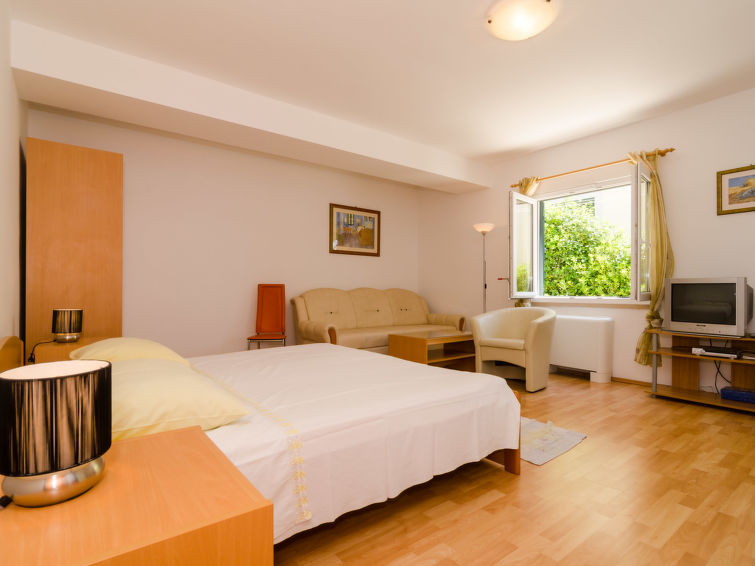 Apartment Plavac Mali