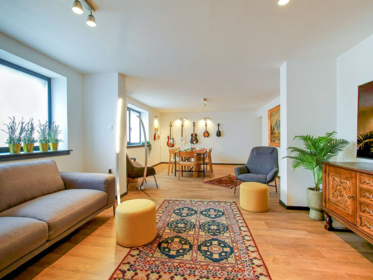 House Feel Good
