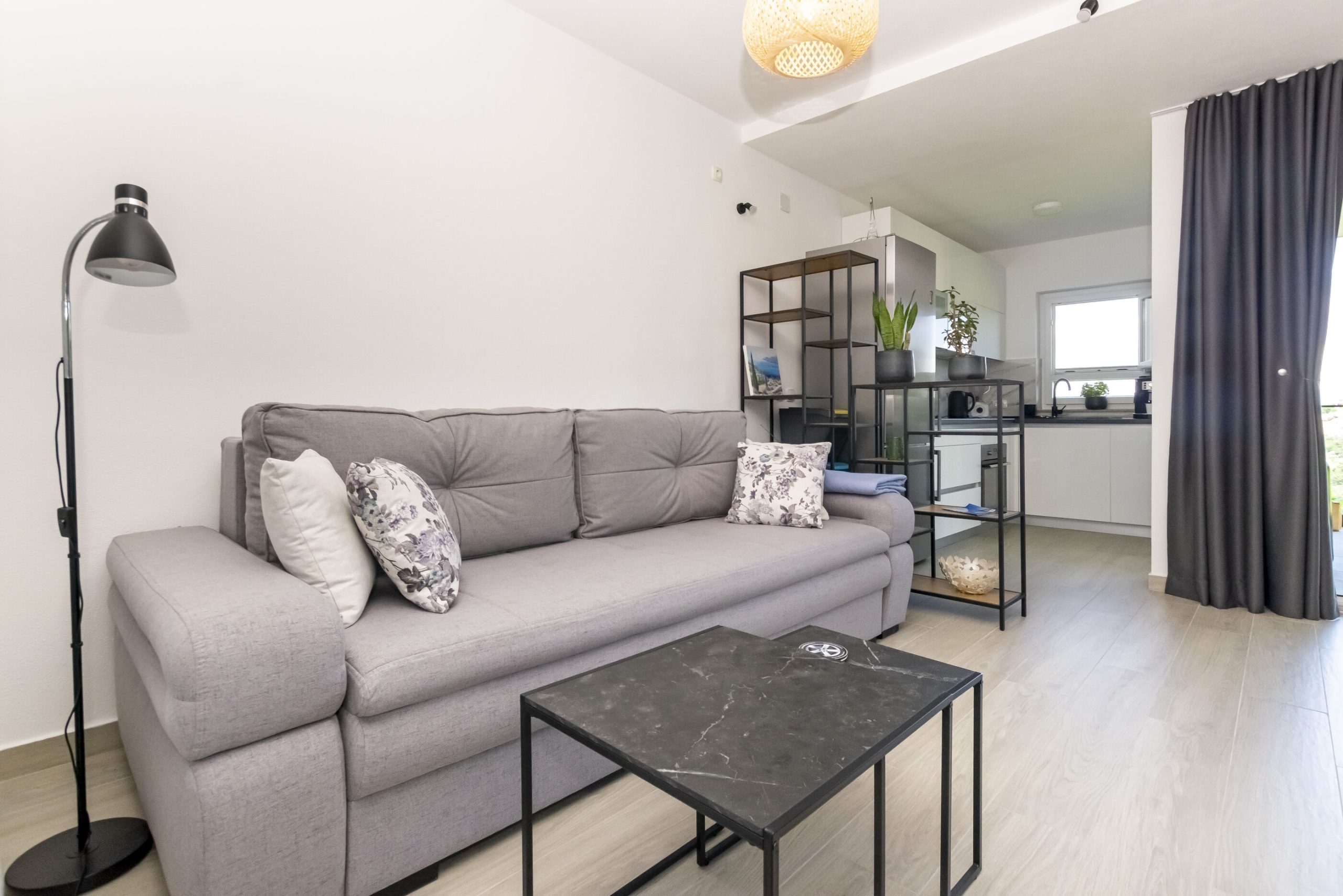 Apartment Sweet Dream Manjiga