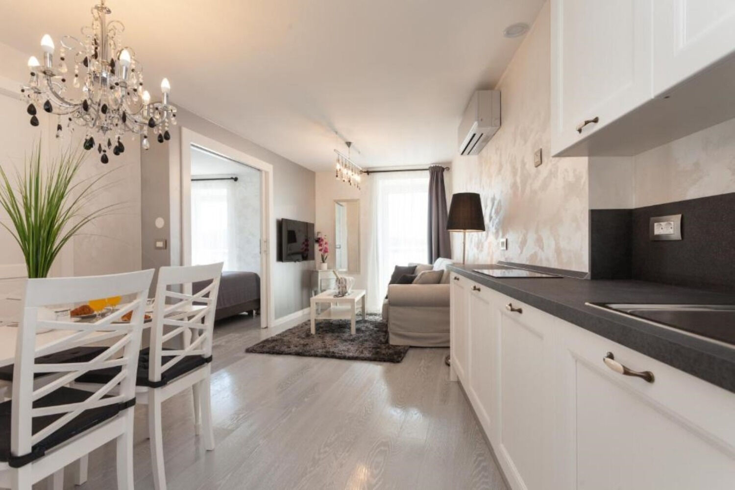 Apartments Regent 2