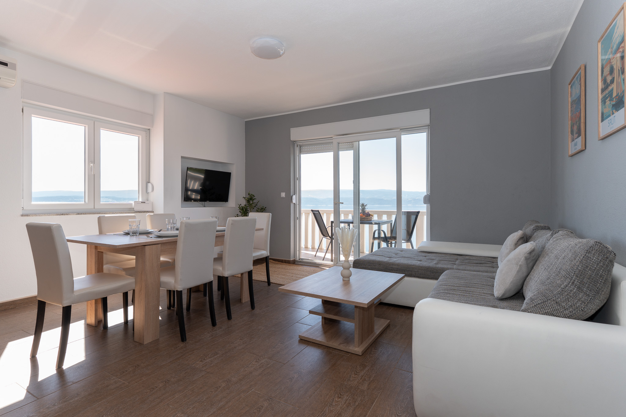 Sunny Hill Apartment with rooftop pool #2