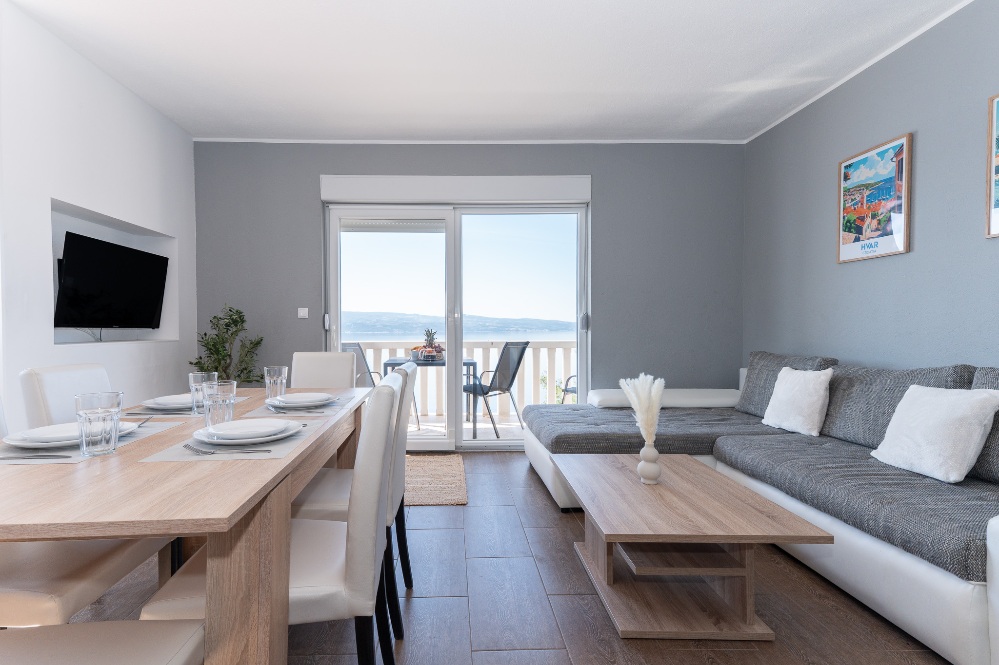 Sunny Hill Apartment with rooftop pool #2