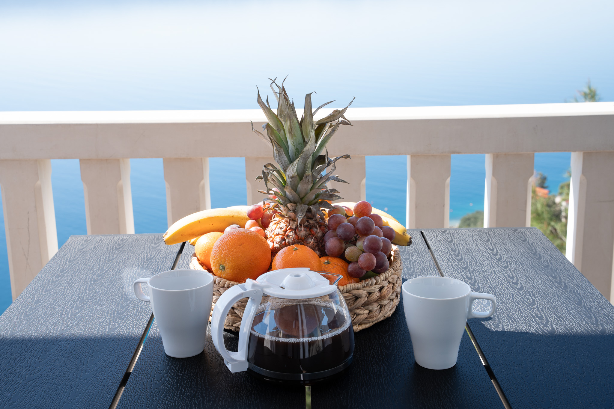 Sunny Hill Apartment with rooftop pool #2
