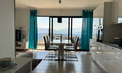 Moni’s apartment with sea view and pool Slatine- Čiovo Island
